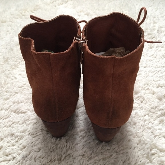 VERY VOLATILE Suede Wedge Booties Size 7 - Picture 5 of 8